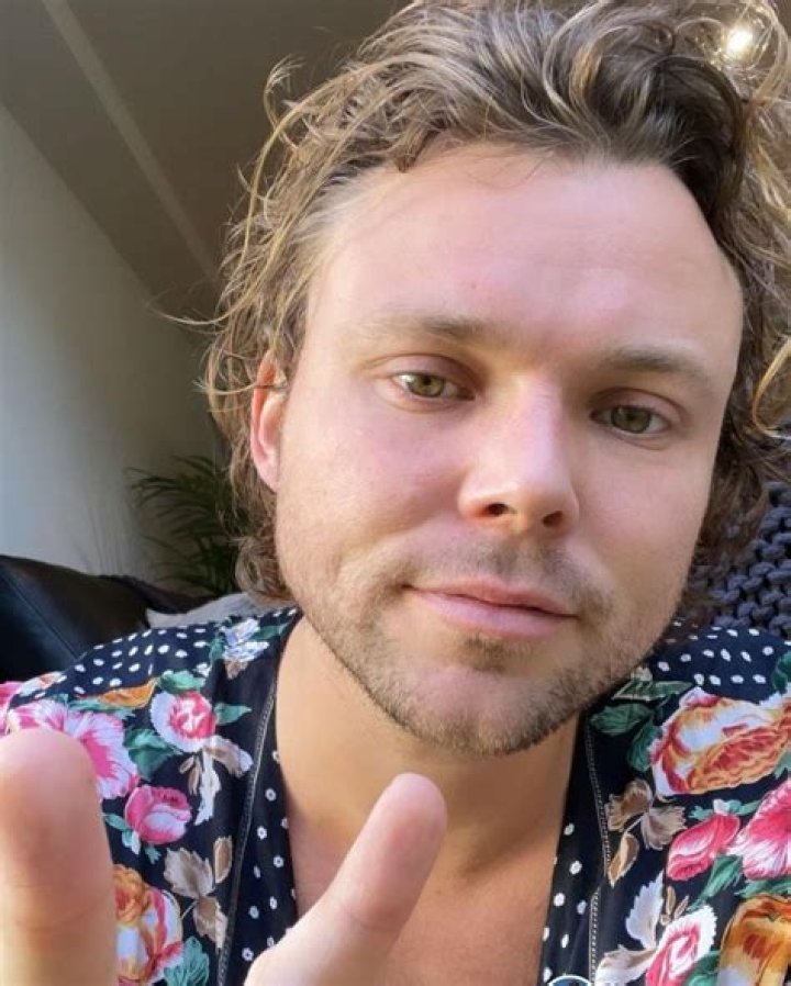 22 of Ashton Irwin's Best Keeks