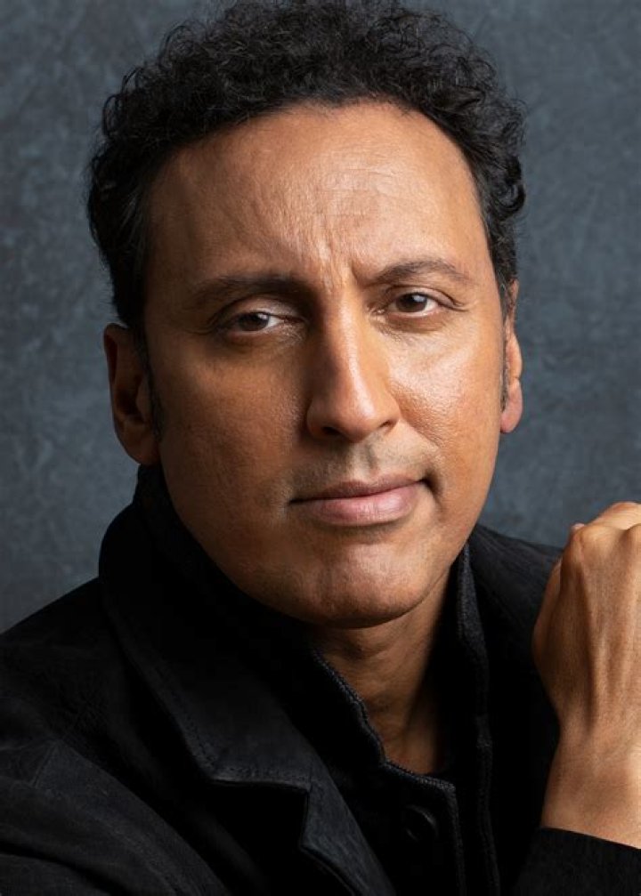 Aasif Mandvi - Net Worth, Age, Height, Birthday, Bio, Wiki!
