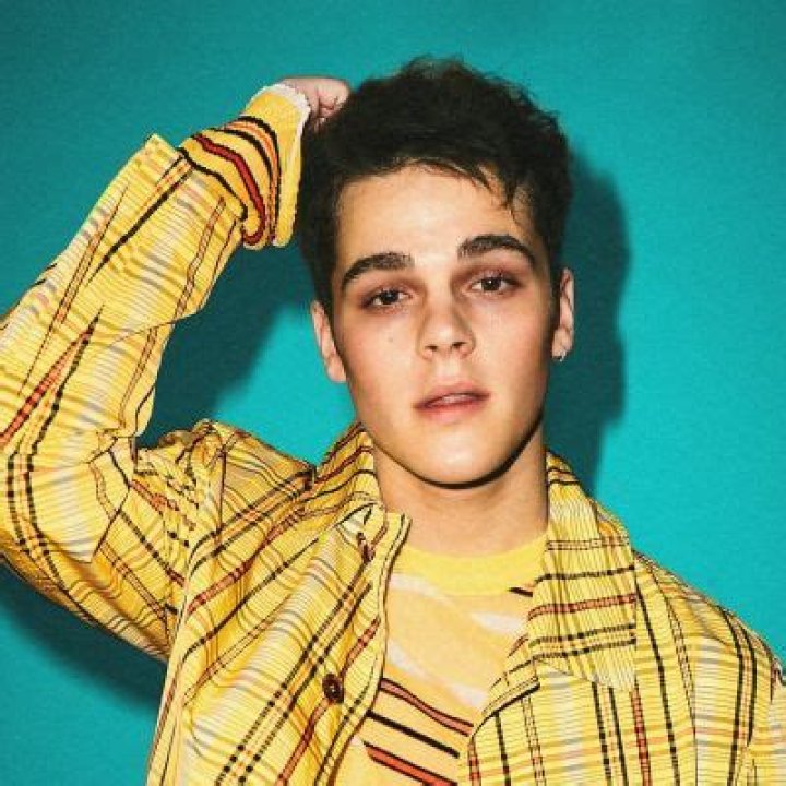 AJ Mitchell- Wiki, Age, Height, Net Worth, Girlfriend, Ethnicity