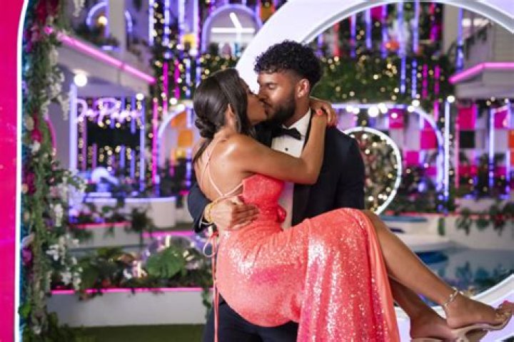 Alejandro Amaya’s Wife: Who is Alejandro Amaya Dating?