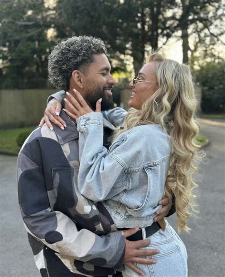 Alisha Rai’s Boyfriend: Who is Alisha Rai Dating?