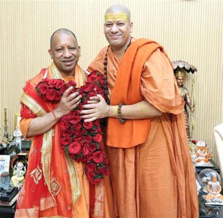 Anand Giri Maharaj- Wiki, Age, Height, Net Worth, Girlfriend, Ethnicity