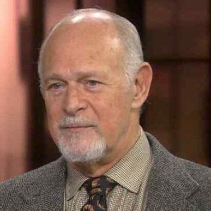 Angus McRaney- Wiki, Age, Wife, Height, Net Worth, Career