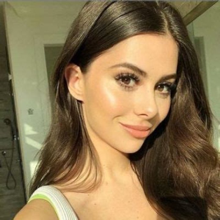 Azzyland- Age, Height, Net Worth, Boyfriend, Career, Nationality