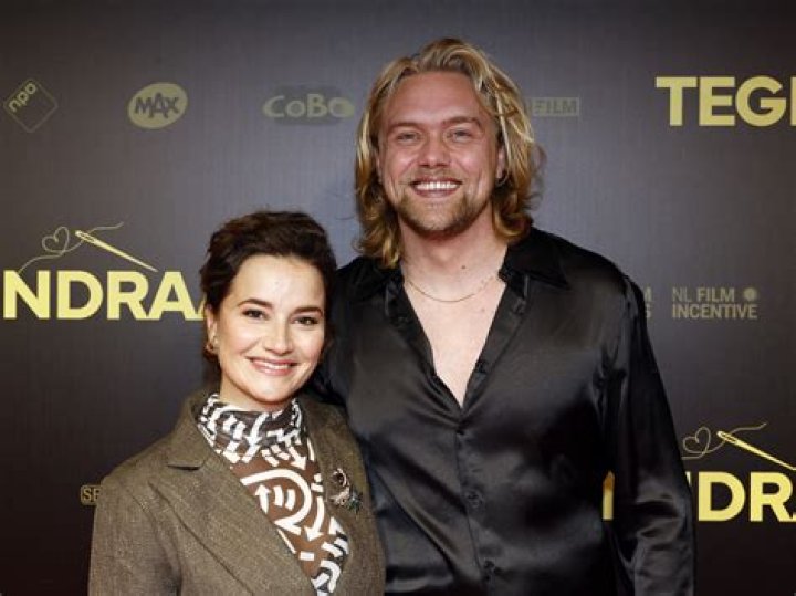 Barbara Sloesen: Boyfriend, net worth, tattoos, smoking & body measurements