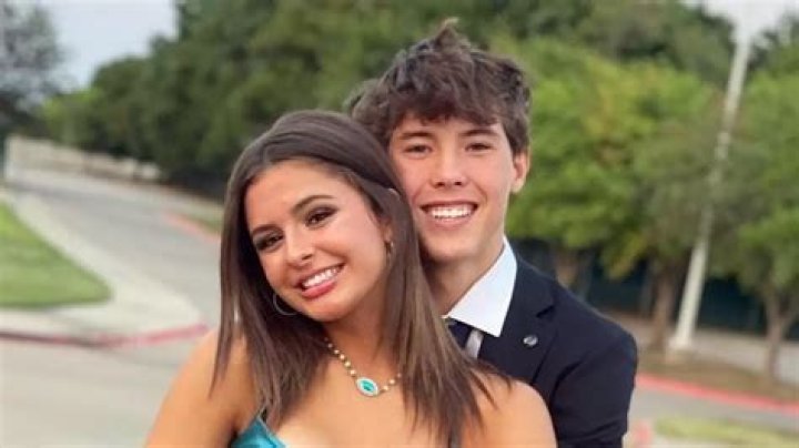 Brooklyn Van Zandt- Net worth, Age, Bio, Height, Weight, Boyfriend, Career