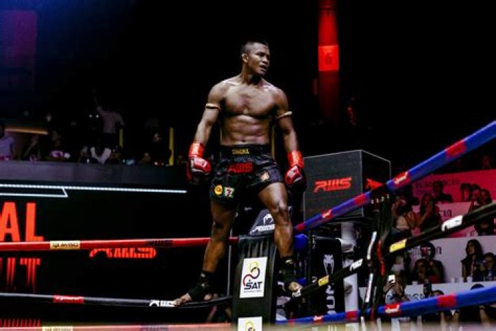Buakaw Banchamek Net Worth, Age, Height, Bio, Birthday, Wiki!