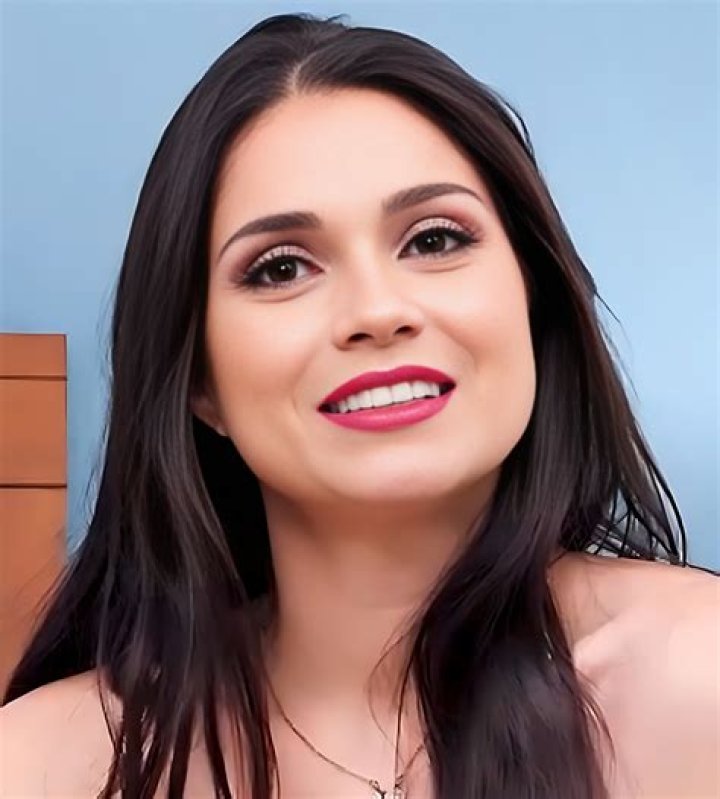 Camila Oliveira- Wiki, Age, Height, Net Worth, Boyfriend, Ethnicity