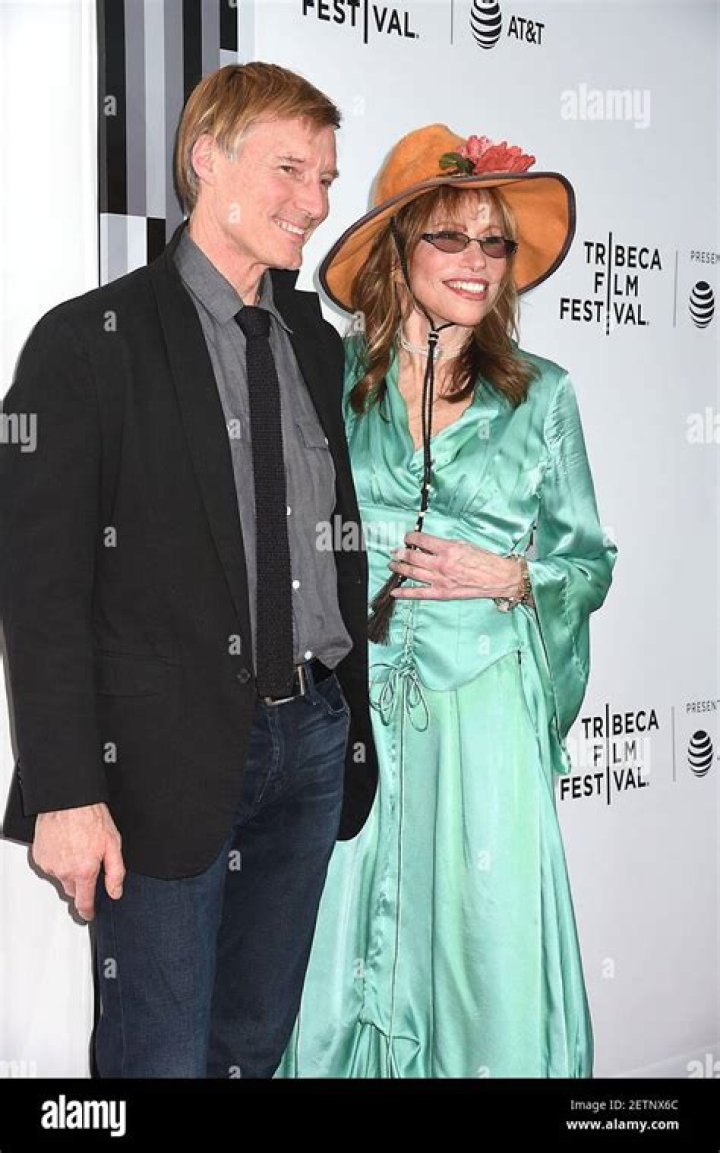 Carly Simon’s Boyfriend: Who is Carly Simon Dating?