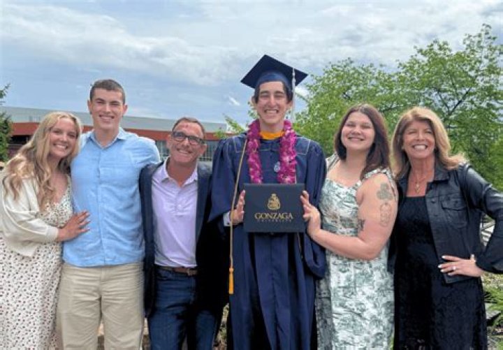Carter Hart Parents Ethnicity Explored- Meet Shauna Hart And John Hart