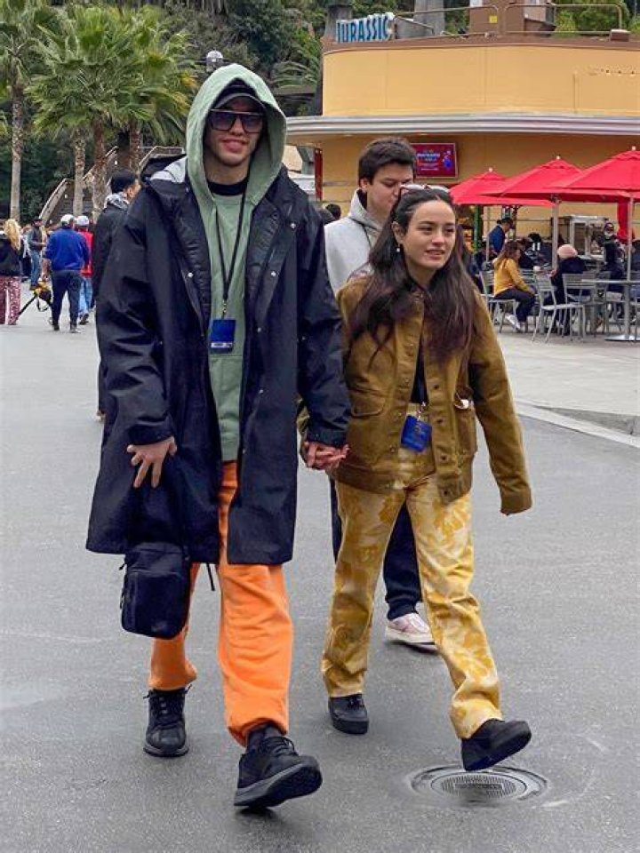 Chase Sui Wonders Age, Height, Wikipedia, Pete Davidson Girlfriend Chase Sui Wonders and Pete Davidson