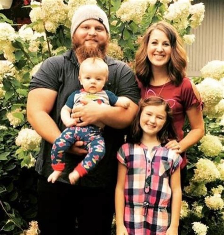 Chris Kroeze’s Girlfriend: Who is Chris Kroeze Dating?