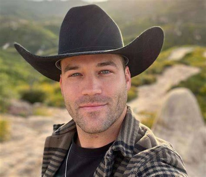 Clayton Johnson Age, Height, Wiki, Biography, Instagram Clayton Johnson age