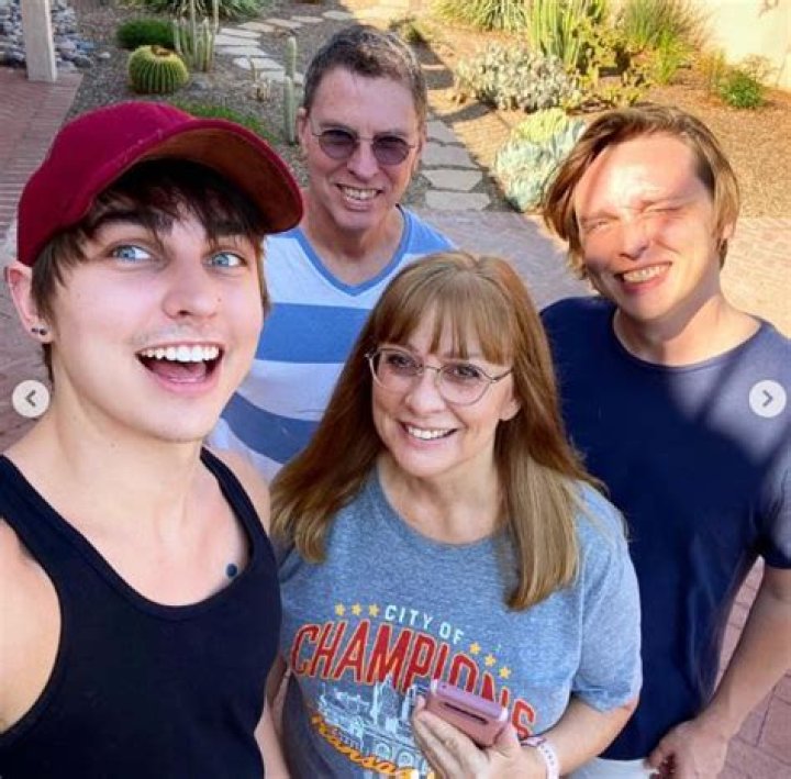 Colby Brock Net Worth, Wiki, Bio, Age, Parents, Girlfriend & More