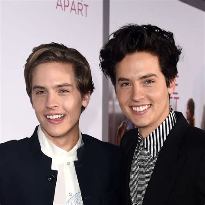 Cole Sprouse Biography, Age, Brother, Net Worth, Height, Riverdale, Girlfriend, Sibling, Wikipedia, Movies and TV Shows