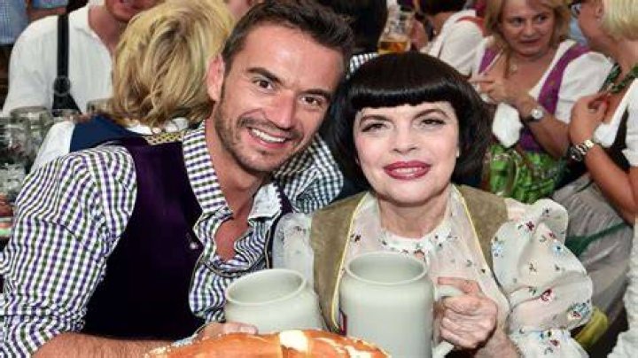Compagnon Mireille Mathieu Et Son Fils