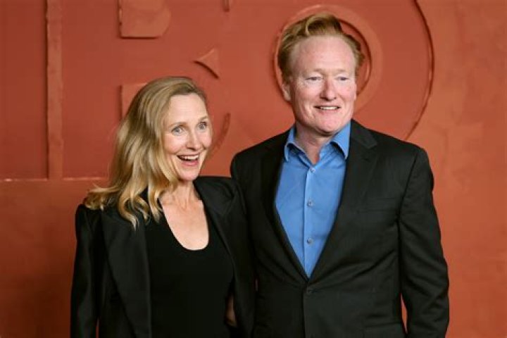 Conan O'Brien's Wife Liza Powel O'Brien Biography: Age, Height, Net Worth, Podcast, Instagram, Wedding, Children, Playwright, Wikipedia