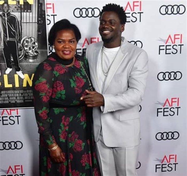 Daniel Kaluuya- Bio, Wiki, Age, Height, Girlfriend, Net Worth, Career