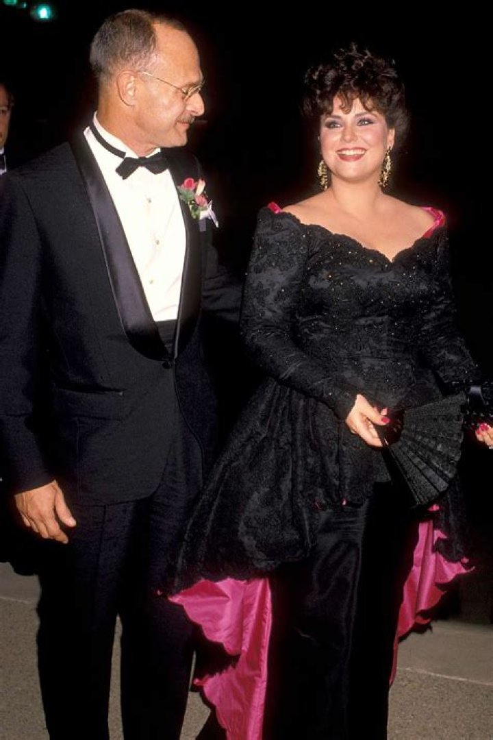 Delta Burke: Husband, net worth, tattoos, smoking & body measurements