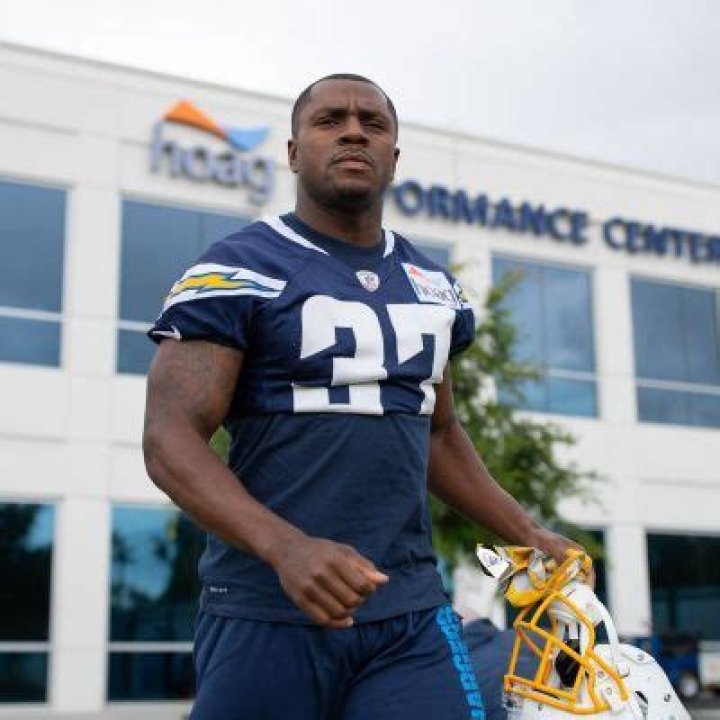 Derrick Gore- Age, Wiki, Girlfriend, Height, Career, Net Worth