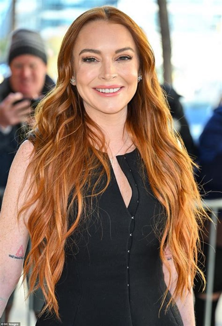 DISCOVER: Lindsay Lohan Returned This Week With First Single In 12 Years 