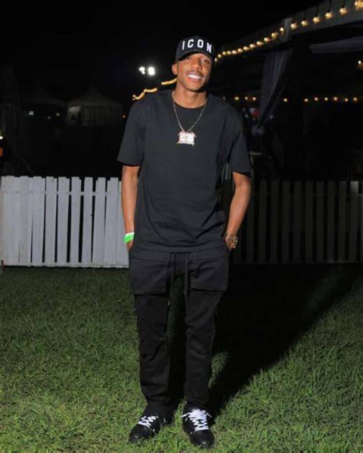DJ Zeeez Biography, Age, Net Worth, Songs, Meme, Wikipedia, Girlfriend, Photos, Instagram