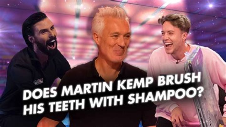 Does Martin Kemp have a brother?