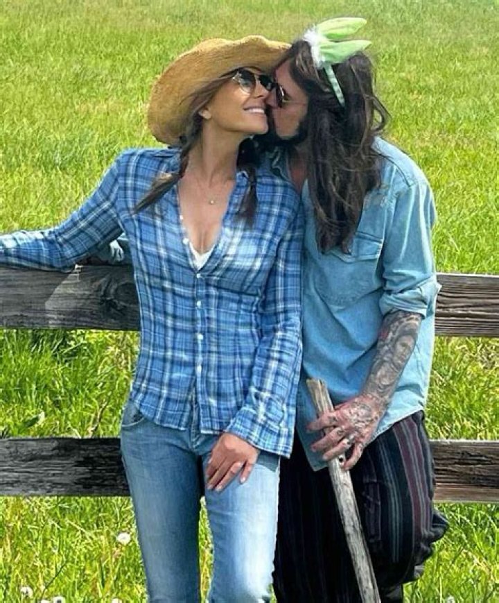 Elizabeth Bogush’s Husband: Who is Elizabeth Bogush Dating?