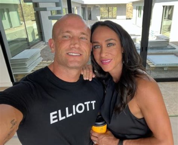 Evelyn Sicairos- Wiki, Age, Husband, Ethnicity, Net Worth, Height, Career