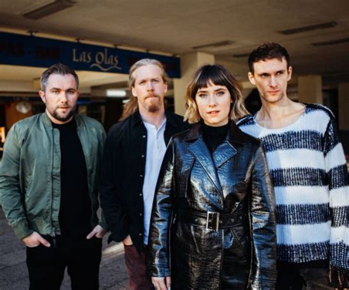 Exclusive Interview: Walking On Cars Chat About 'Coldest Water' And More