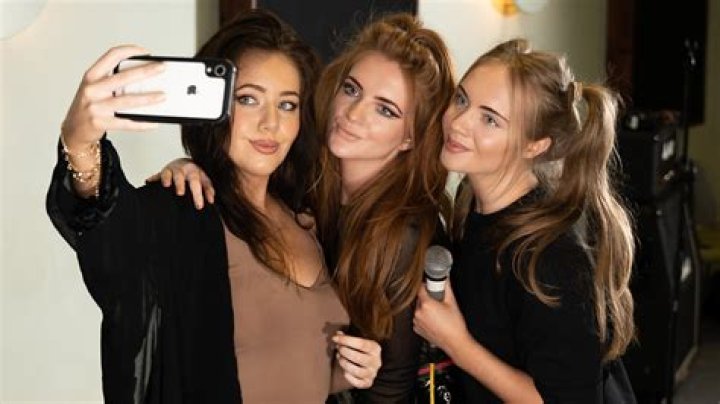 EXCLUSIVE: Interview With Country Trio The Logans