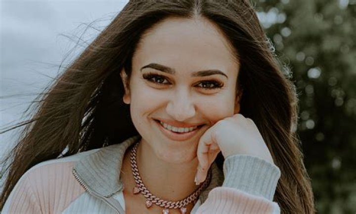 Exclusive: Interview with Lydia Singer