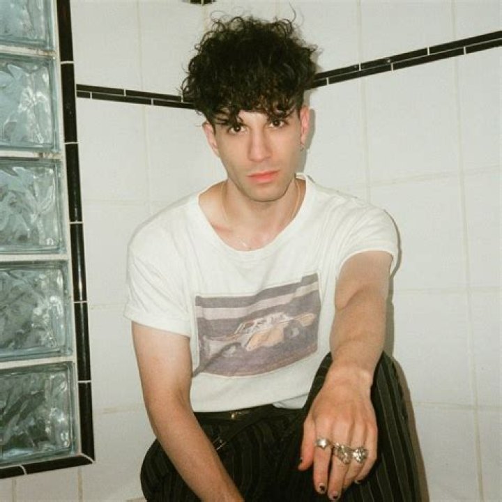 EXCLUSIVE: Interview with singer-songwriter SHEARE