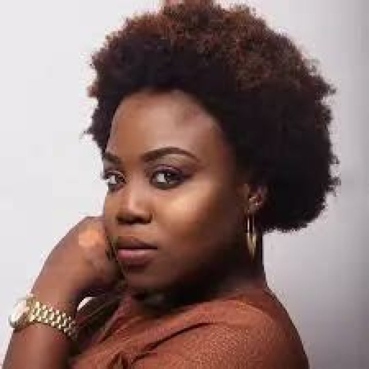 Faari Sisi Ope Biography [Age, Boyfriend, Husband, Net Worth, Father, Family, Twitter, Videos, Wikipedia & More]