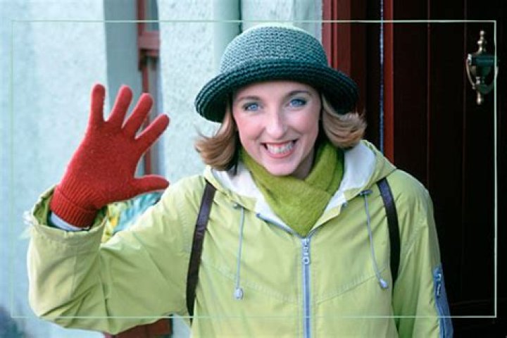 Fame | Amy Loughren net worth and salary income estimation Mar, 2024