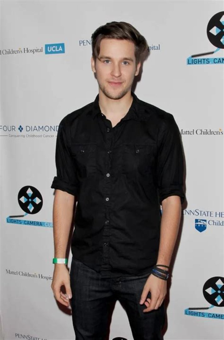 Fame | Devon Werkheiser net worth and salary income estimation Apr, 2024