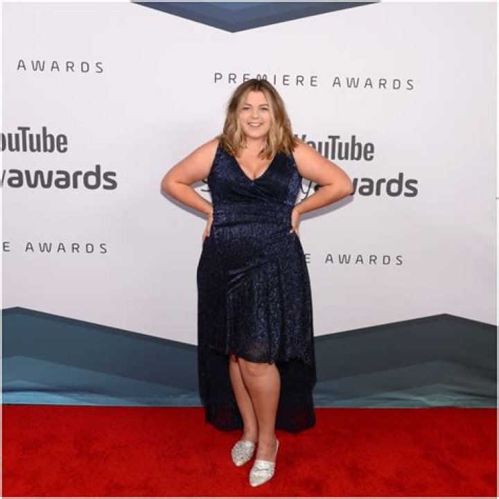 Fame | Sierra Schultzzie net worth and salary income estimation Jan, 2024