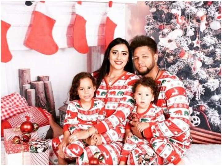 Fame | Yuli Gurriel net worth and salary income estimation Jan, 2024