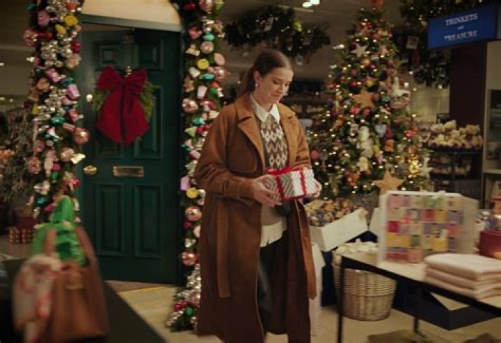 Fleur East releases 'Size', as heard on Debenhams' Christmas TV adverts