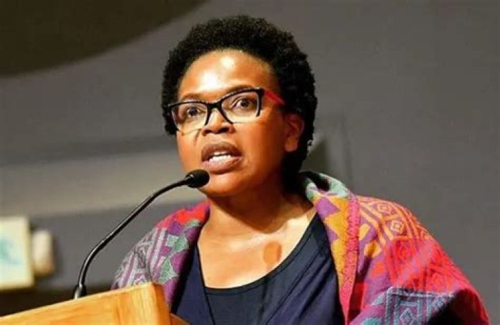 Florence Masebe Biography: Husband, Age, Shooting, Net Worth, Wikipedia, Daughter, Instagram, Son, House, Twitter
