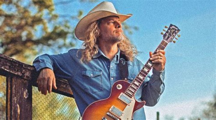 Frank Hannon Net Worth, Age, Height, Bio, Birthday, Wiki!