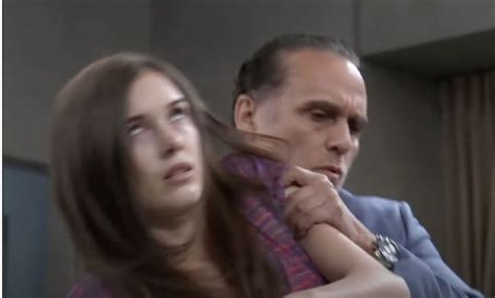 General Hospital Spoilers: Willow Collapses in Front of Nina & Sasha – Leads to Positive Pregnancy Test?