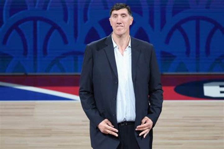 Gheorghe Mureșan- Wiki, Age, Ethnicity, Wife, Height, Net Worth, Career