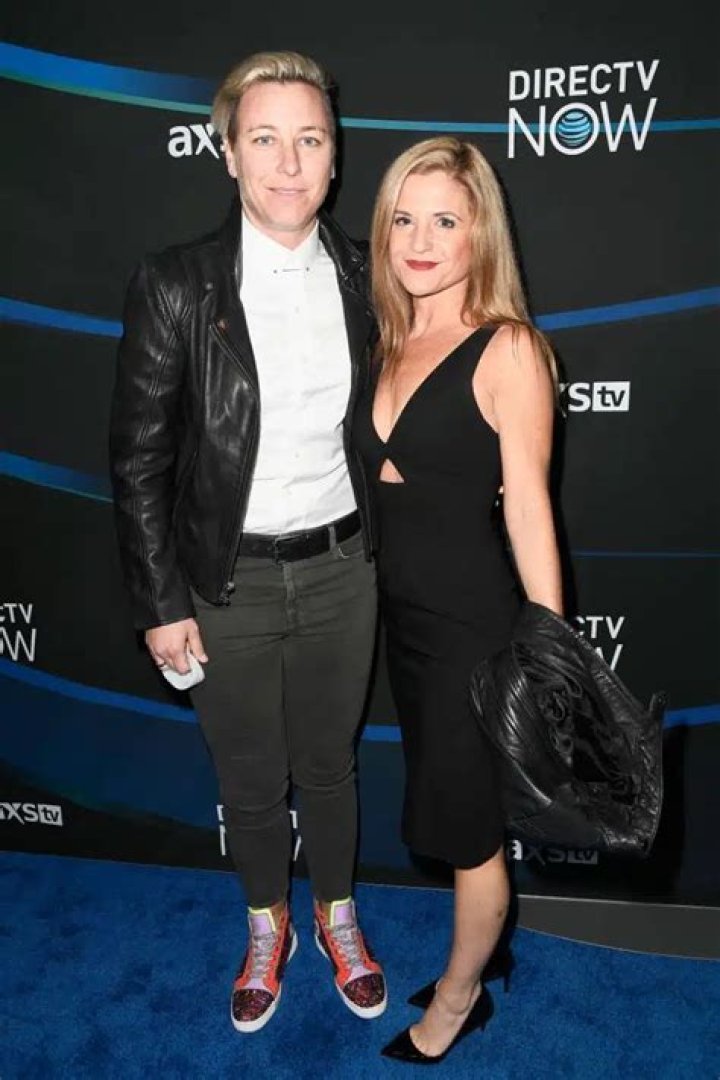 Glennon Doyle Melton Net Worth, Age, Height, Bio, Birthday, Wiki!
