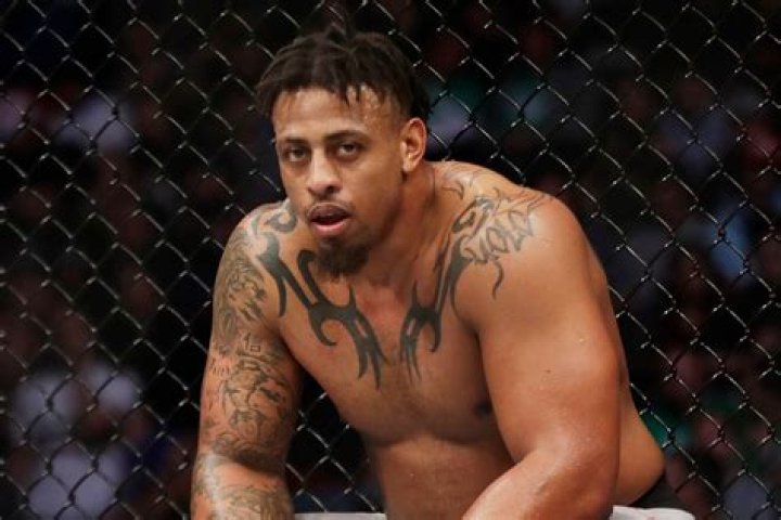 Greg Hardy Height, Weight, Net Worth, Age, Birthday, Wikipedia, Who, Nationality, Biography