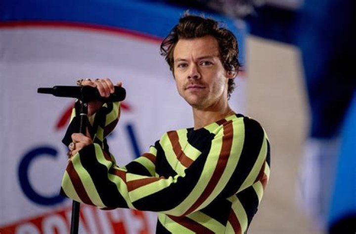 Harry Styles gets Quizzed on Nick Grimshaw's Radio Show and it is Everything