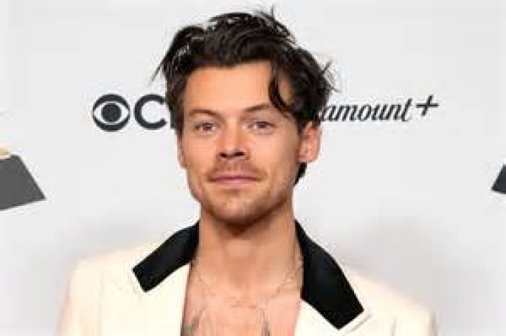 Harry Styles Releases Studio Version of 'Girl Crush' and it is Everything