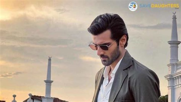Hasnain Lehri - Net Worth, Age, Height, Birthday, Bio, Wiki!