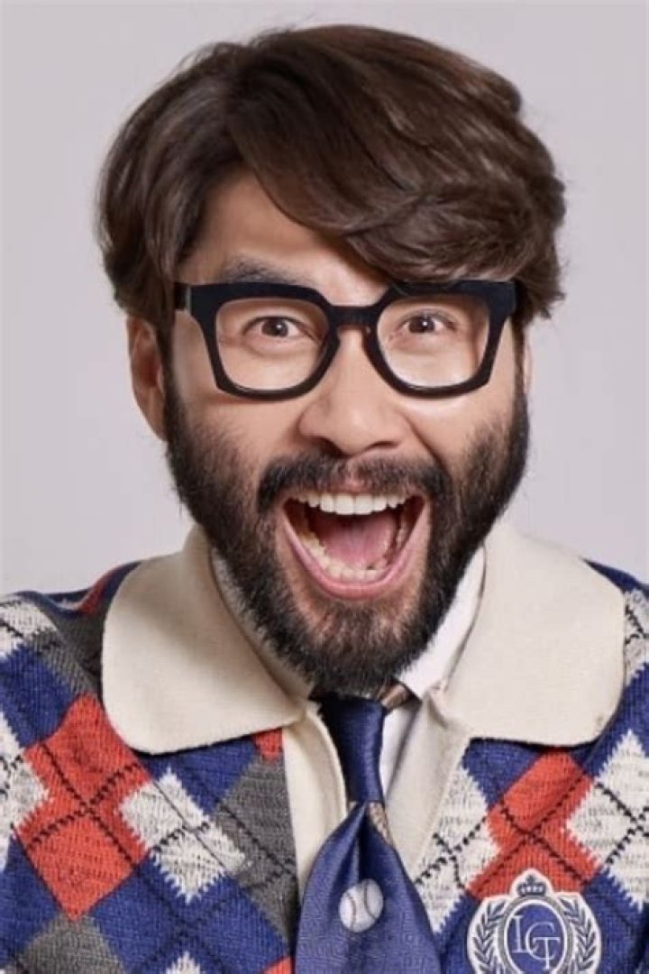 Hong Chul- Wiki, Age, Height, Net Worth, Girlfriend, Ethnicity, Career