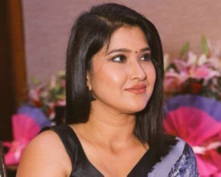 Husband, Age, Family & Salary 